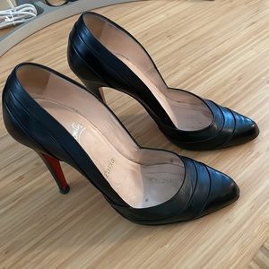 Christian Louboutin black leather pointed toe heels. Size 39. 4” heel.